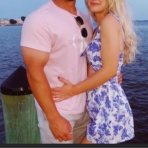 Calvin Klein Relaxed Fit Standard Logo Crewneck T-Shirt